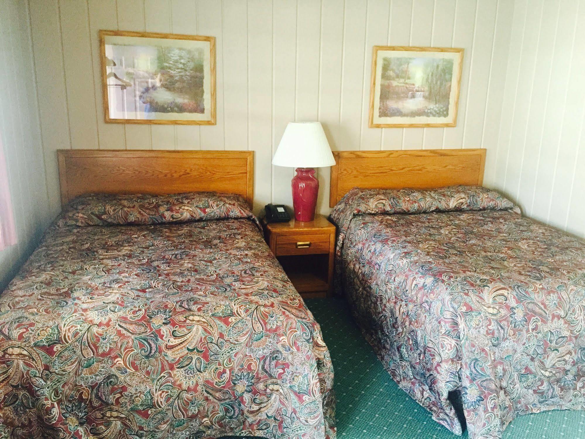 Rainbow Motel 맥키노 시티 외부 사진